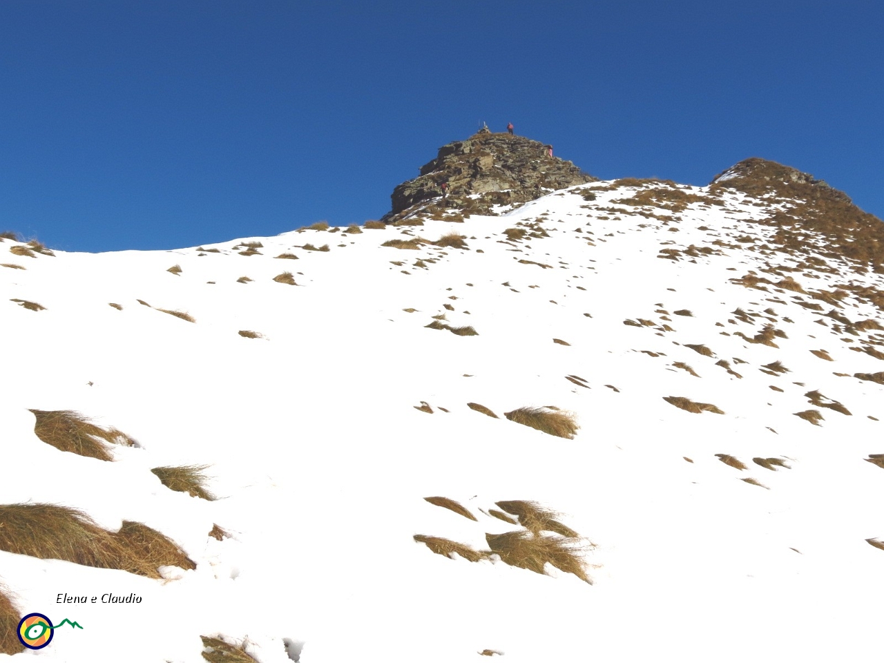 04 Iniziamo a calpestare la neve sul Pomnolo.JPG